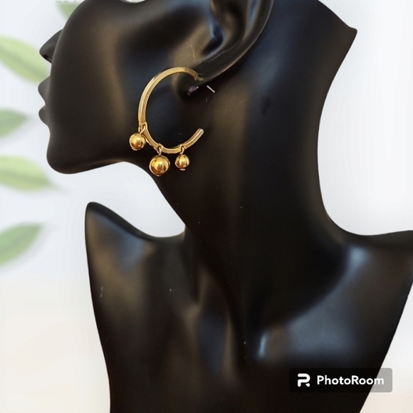 VTG AVON Goldtone Bauble Beaded Hoop Earrings - Picture 1 of 3